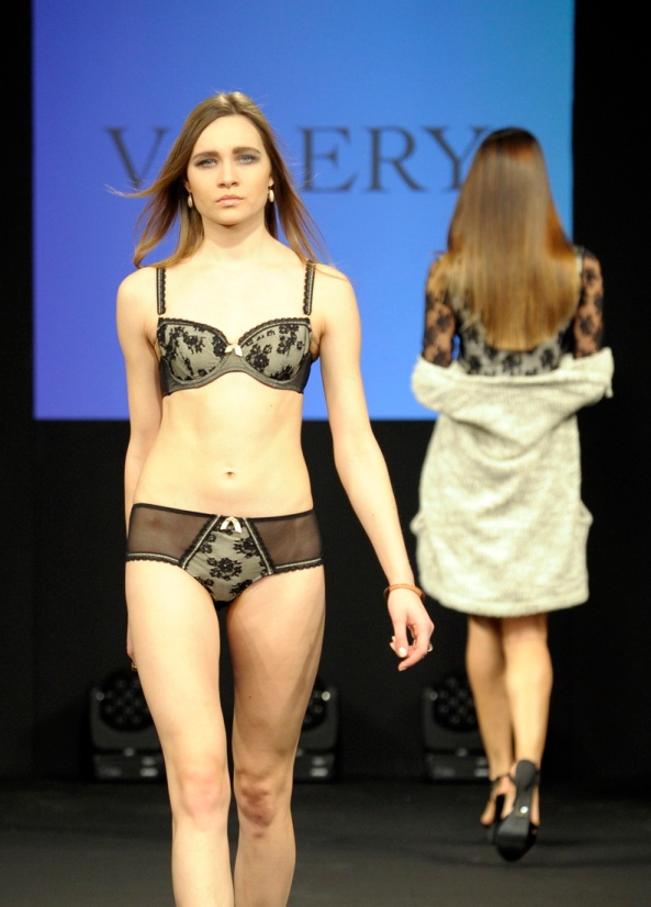 VALERY AW 2014/14, modelka: Irena Maślanka  (Foto: IMMAGINE ITALIA)